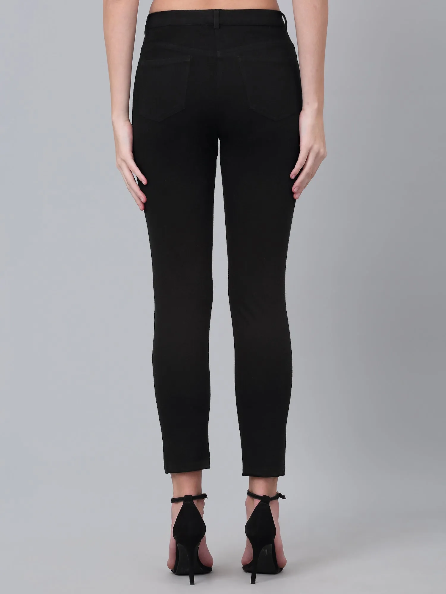 Women's Black Solid Jegging Pant