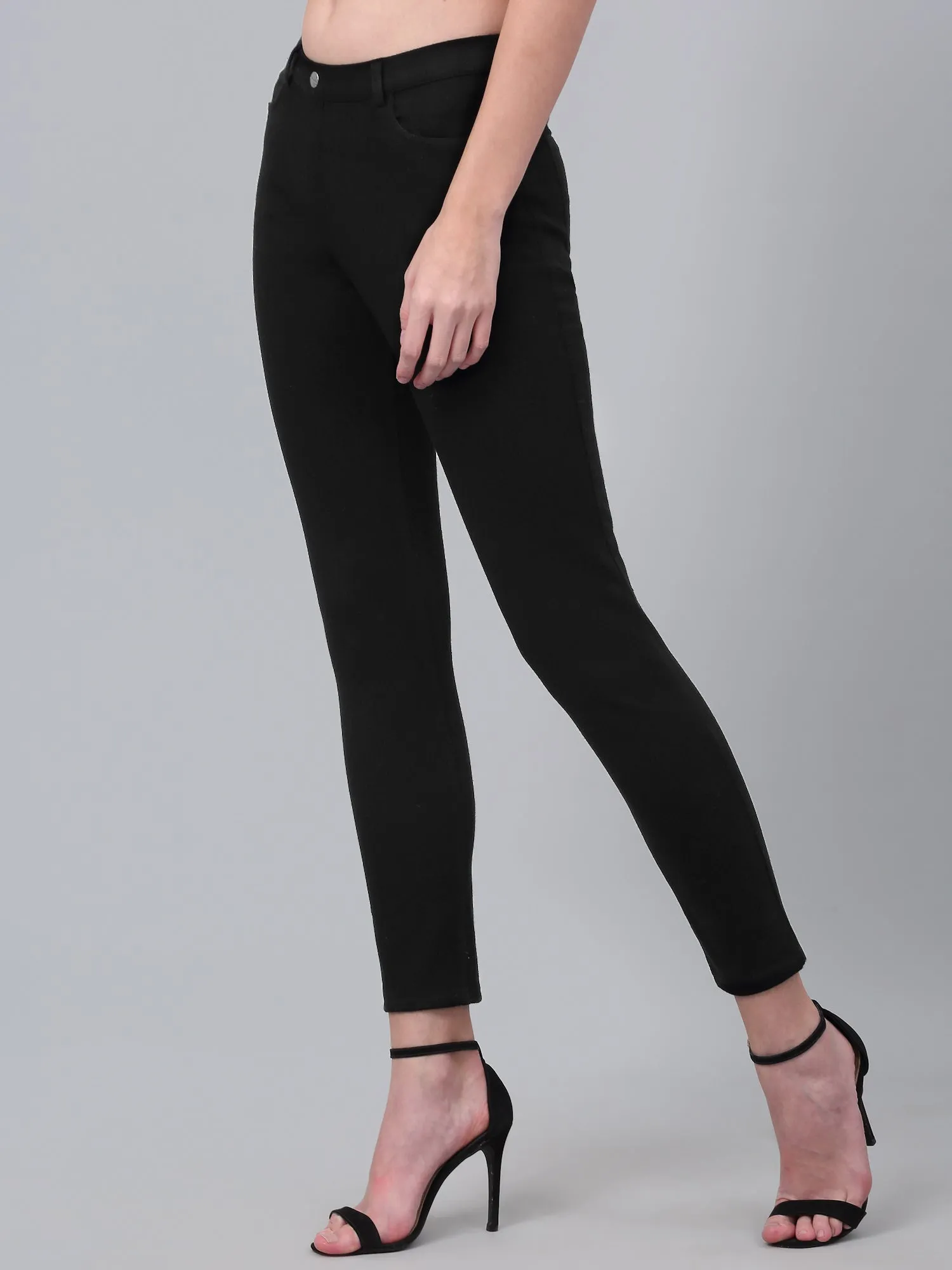 Women's Black Solid Jegging Pant